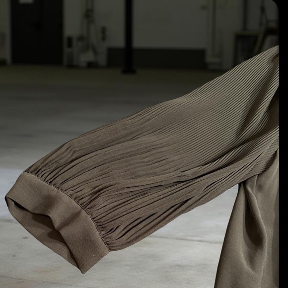 Zara Black Ruffled Blouse - Picture 5 of 5